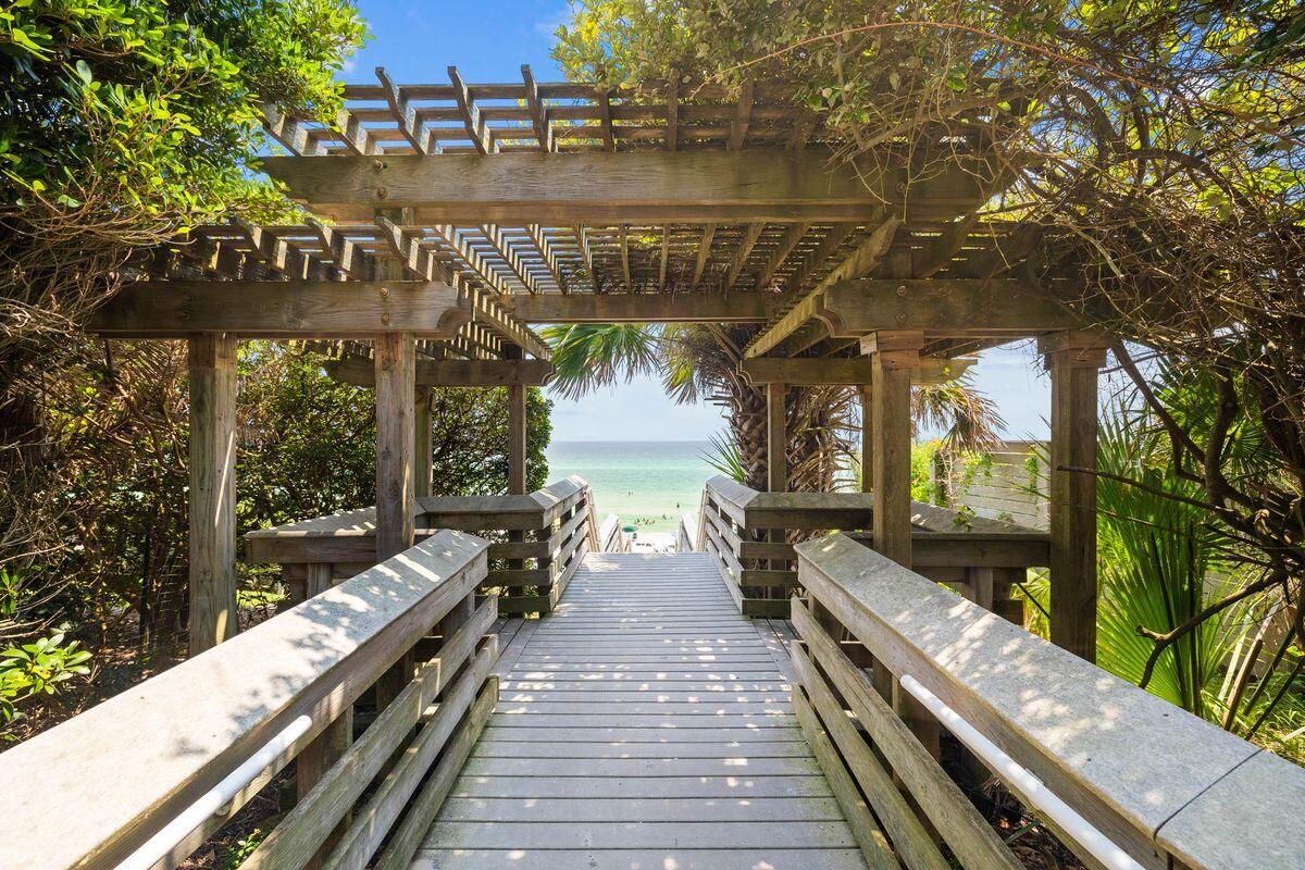 73 N Andalusia Avenue