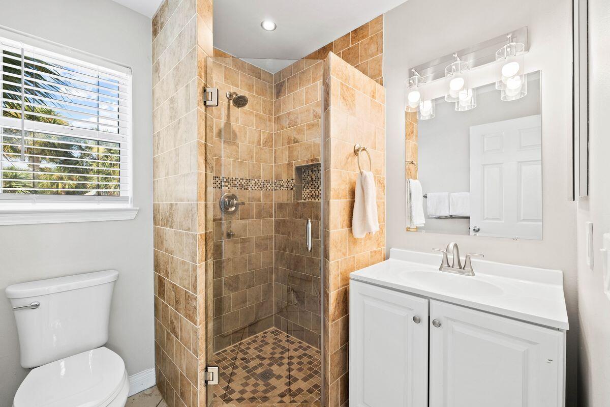 69 Crystal Beach Drive, UNIT 4