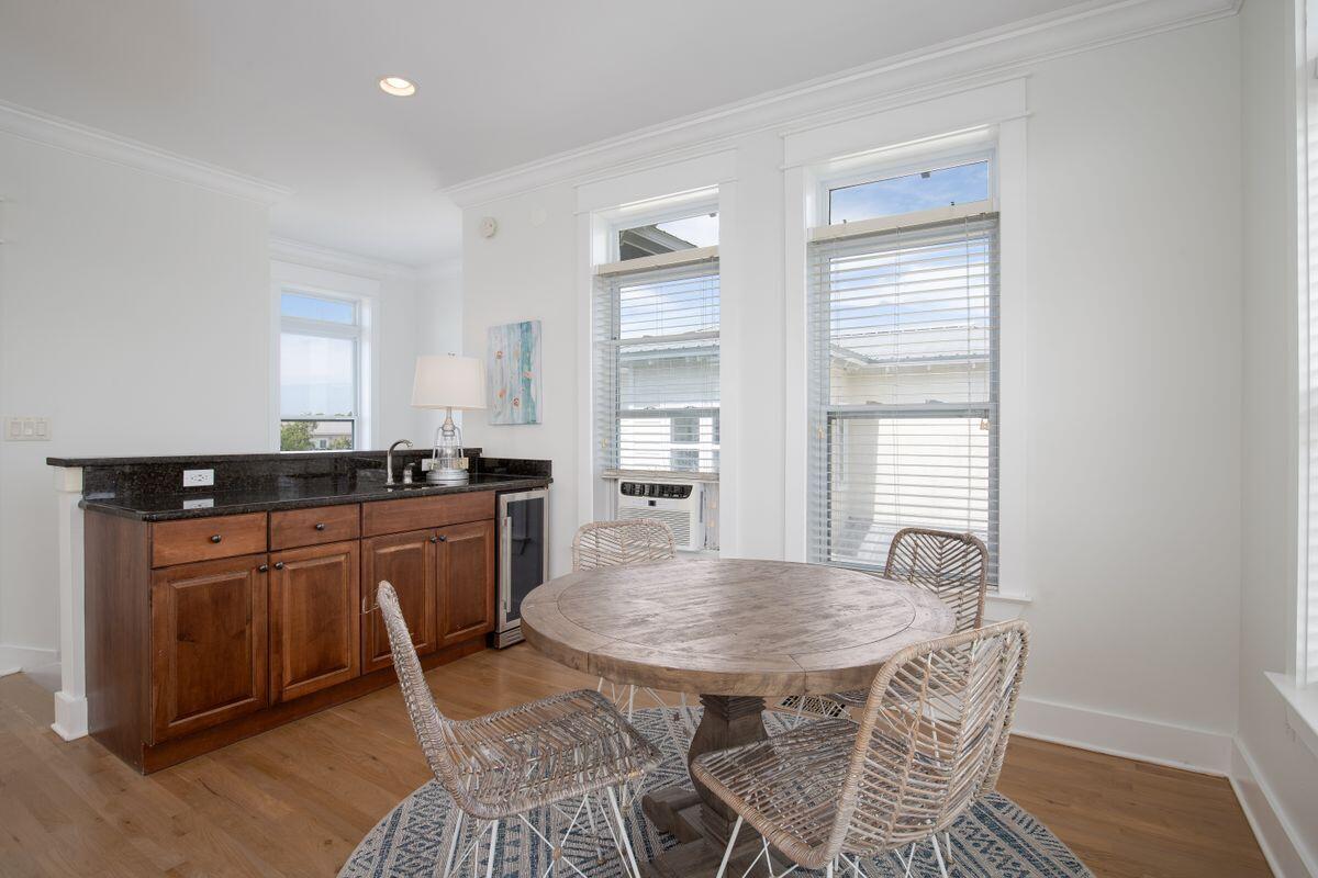 117 E Lifeguard Loop