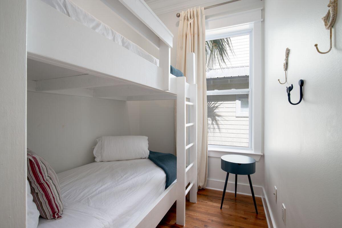 117 E Lifeguard Loop