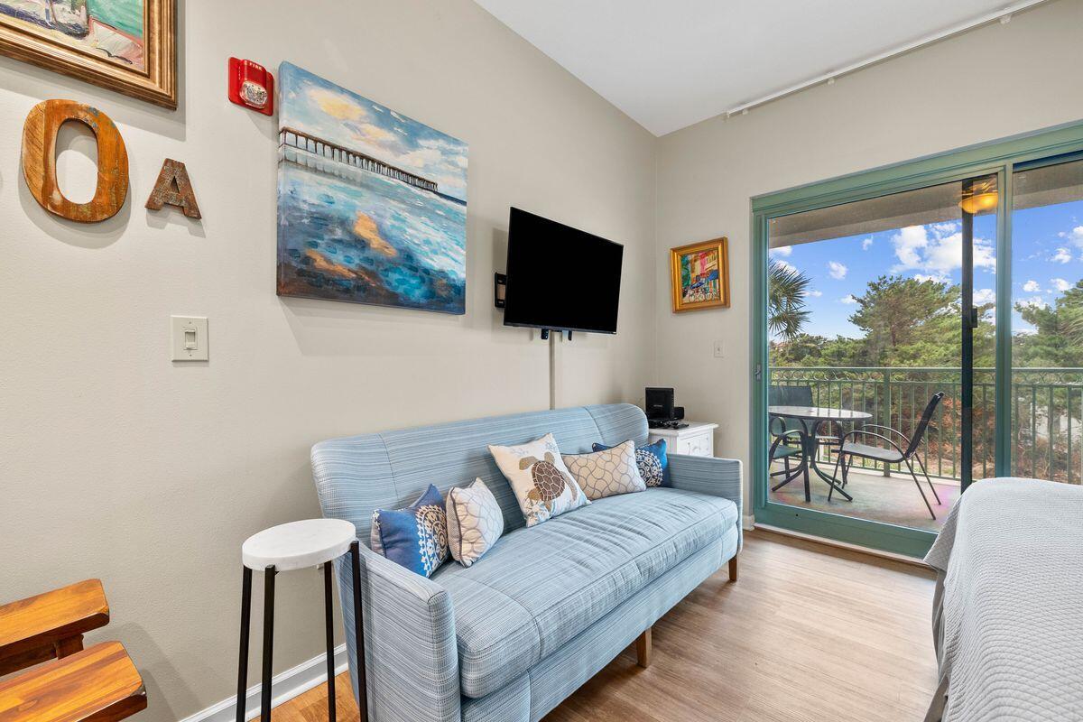 9955 E County Highway 30A, 201