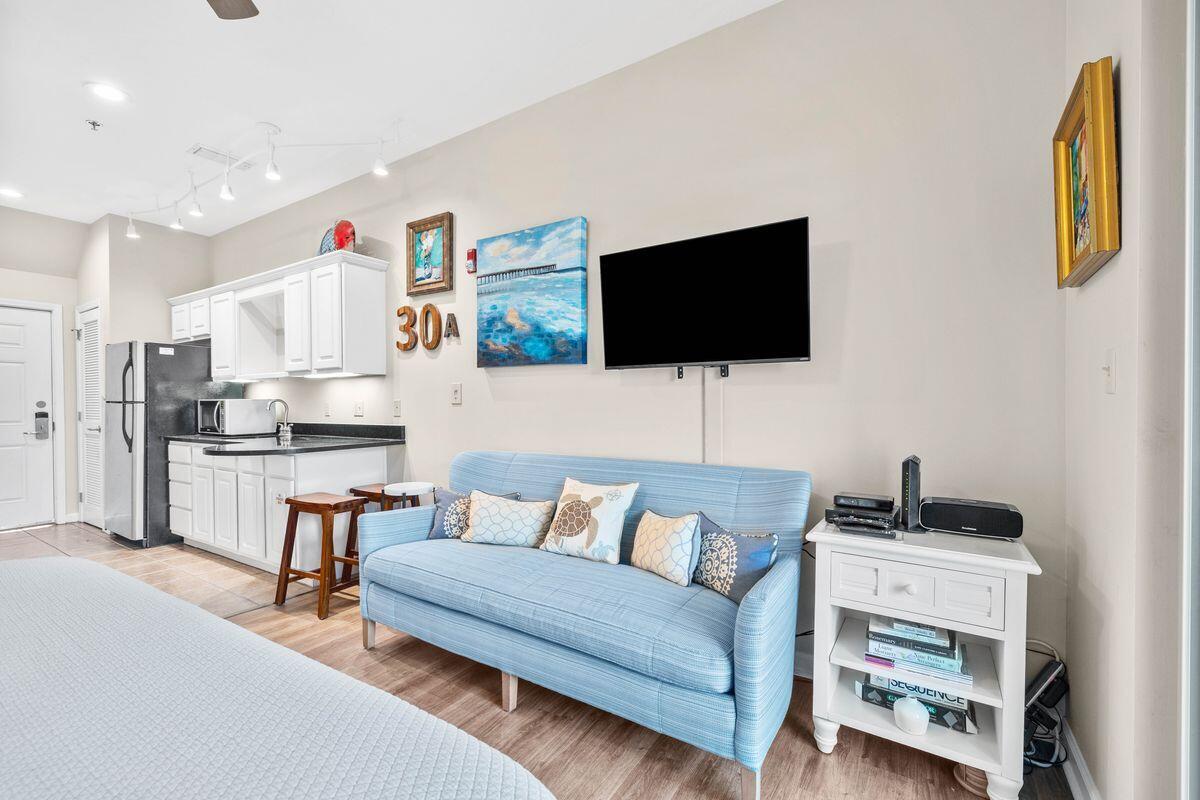 9955 E County Highway 30A, 201