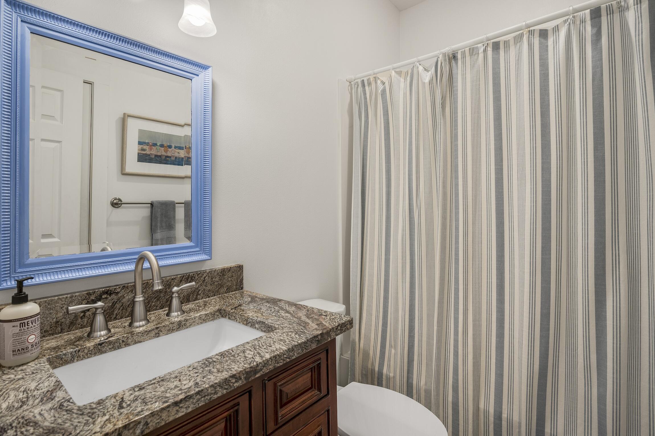 253 N Andalusia Avenue