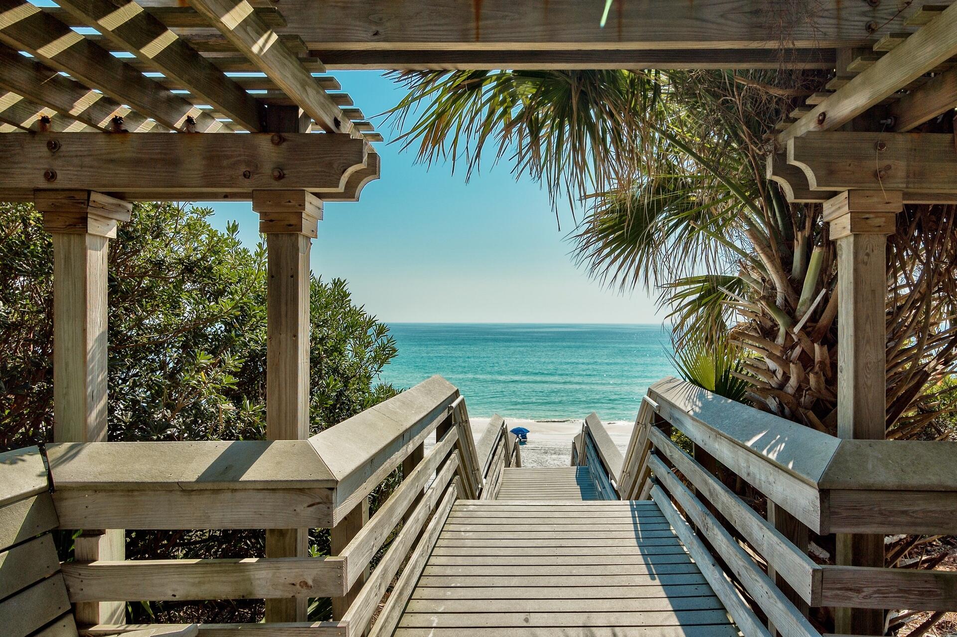 253 N Andalusia Avenue