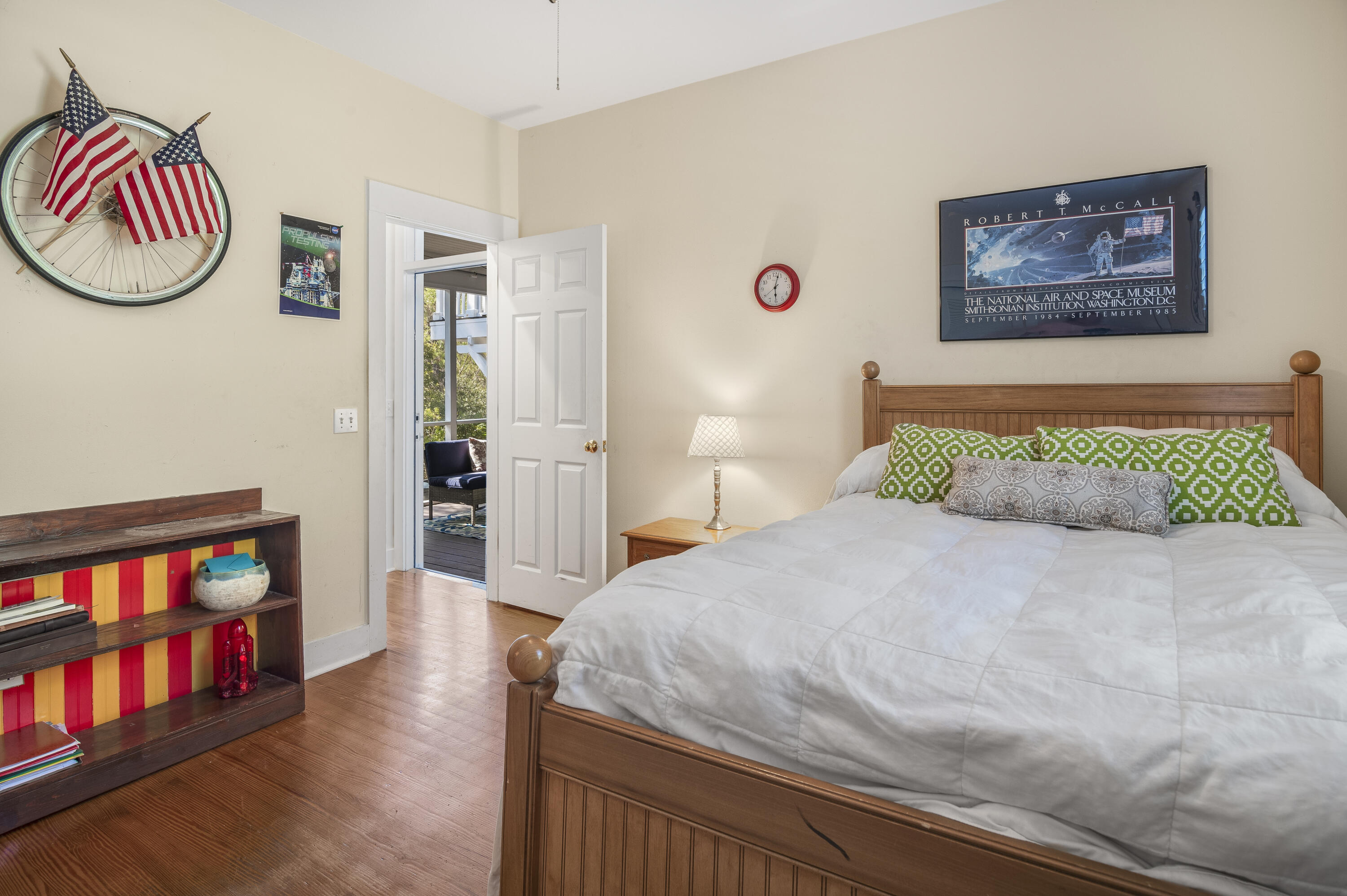 253 N Andalusia Avenue