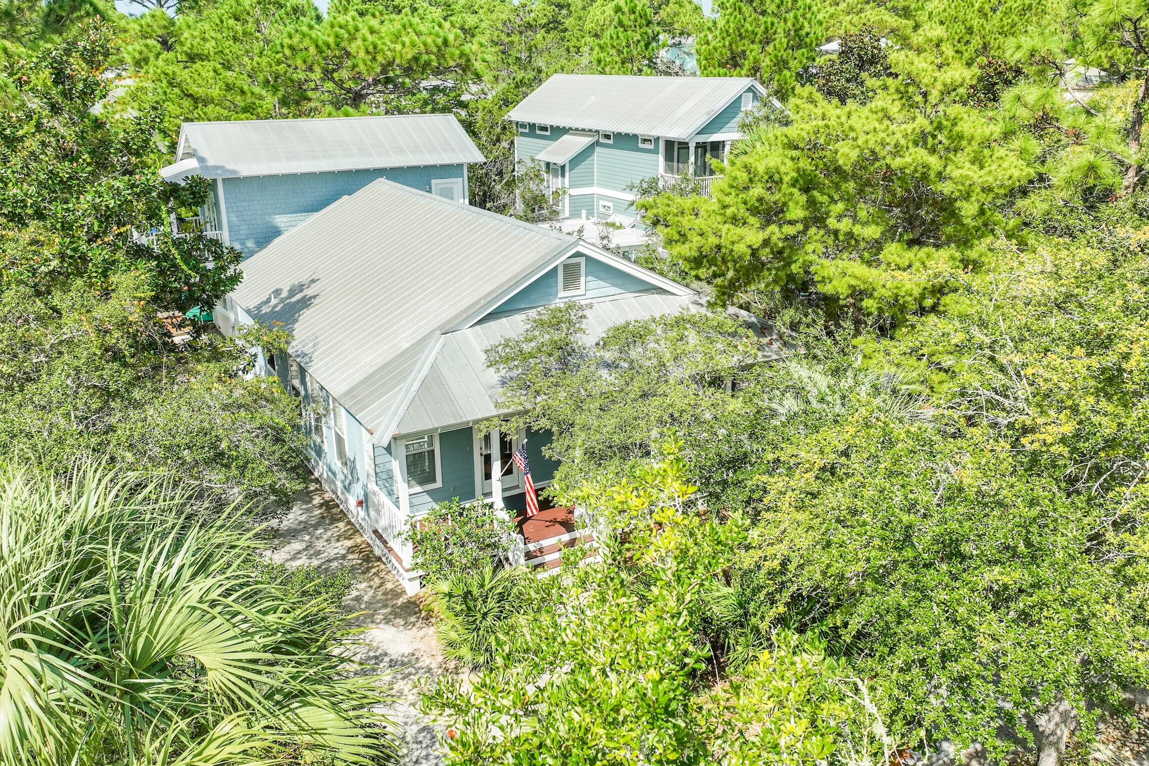 253 N Andalusia Avenue