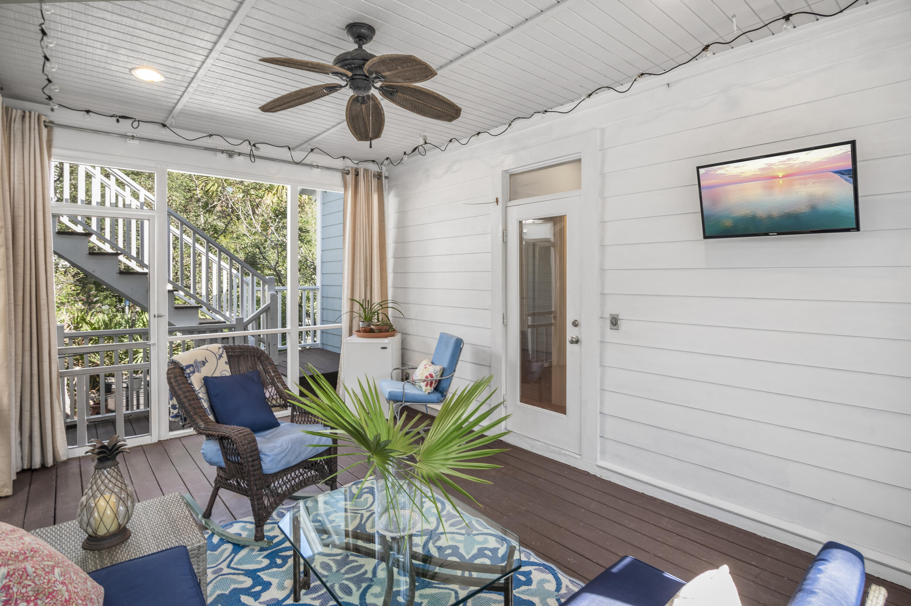 253 N Andalusia Avenue