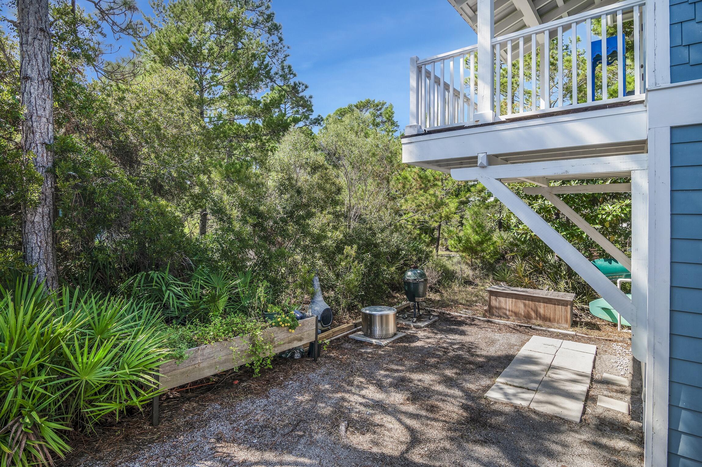 253 N Andalusia Avenue