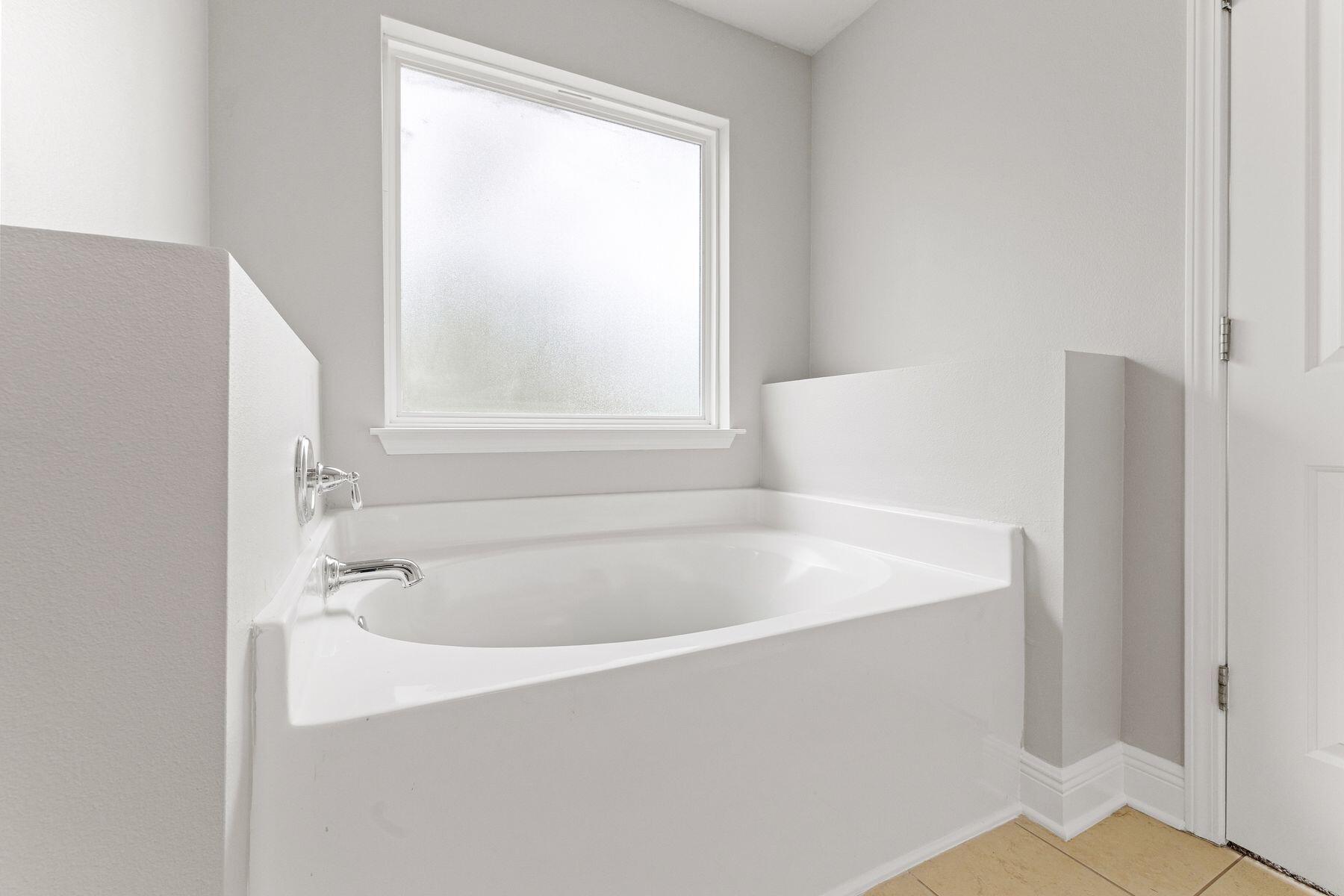 130 Mosaic Oaks Circle