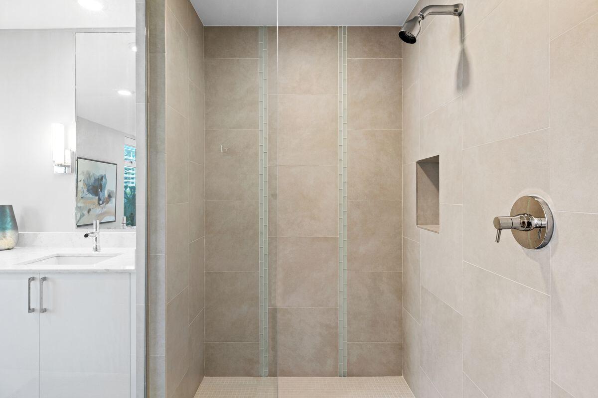 1900 Scenic Highway 98, 302