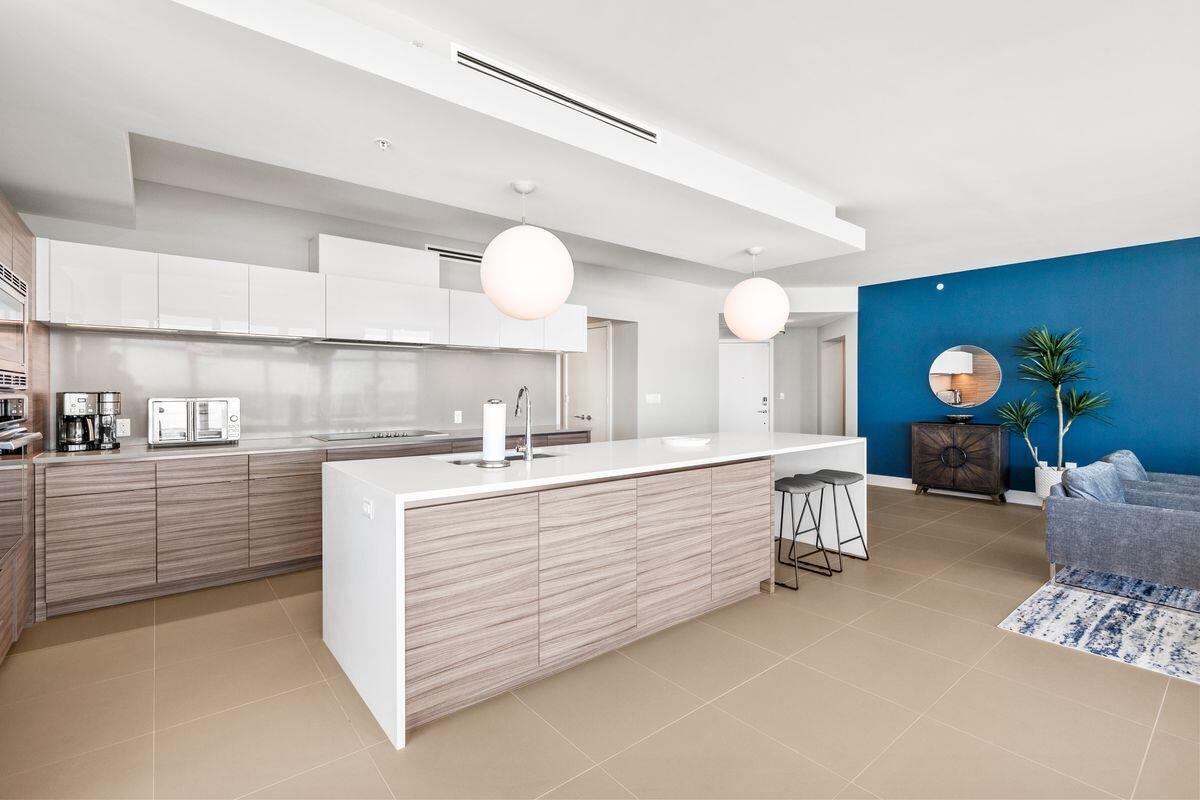 1900 Scenic Highway 98, 302