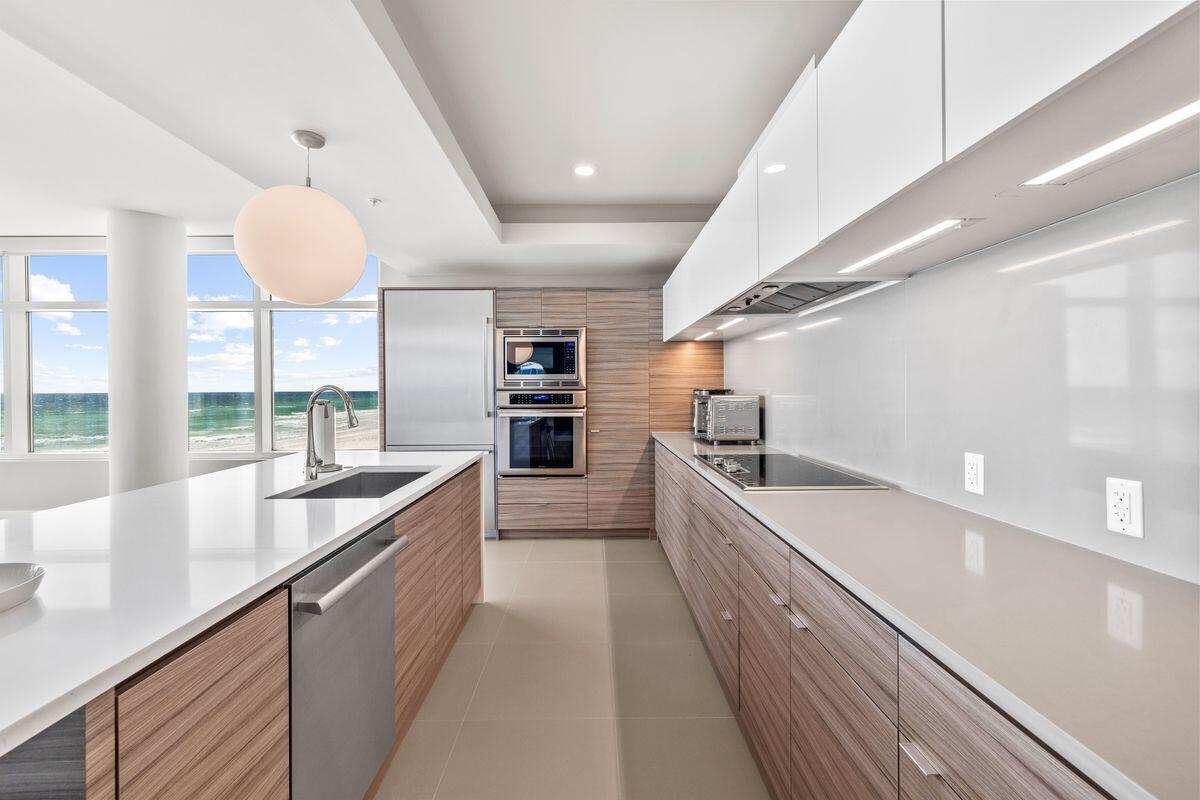 1900 Scenic Highway 98, 302