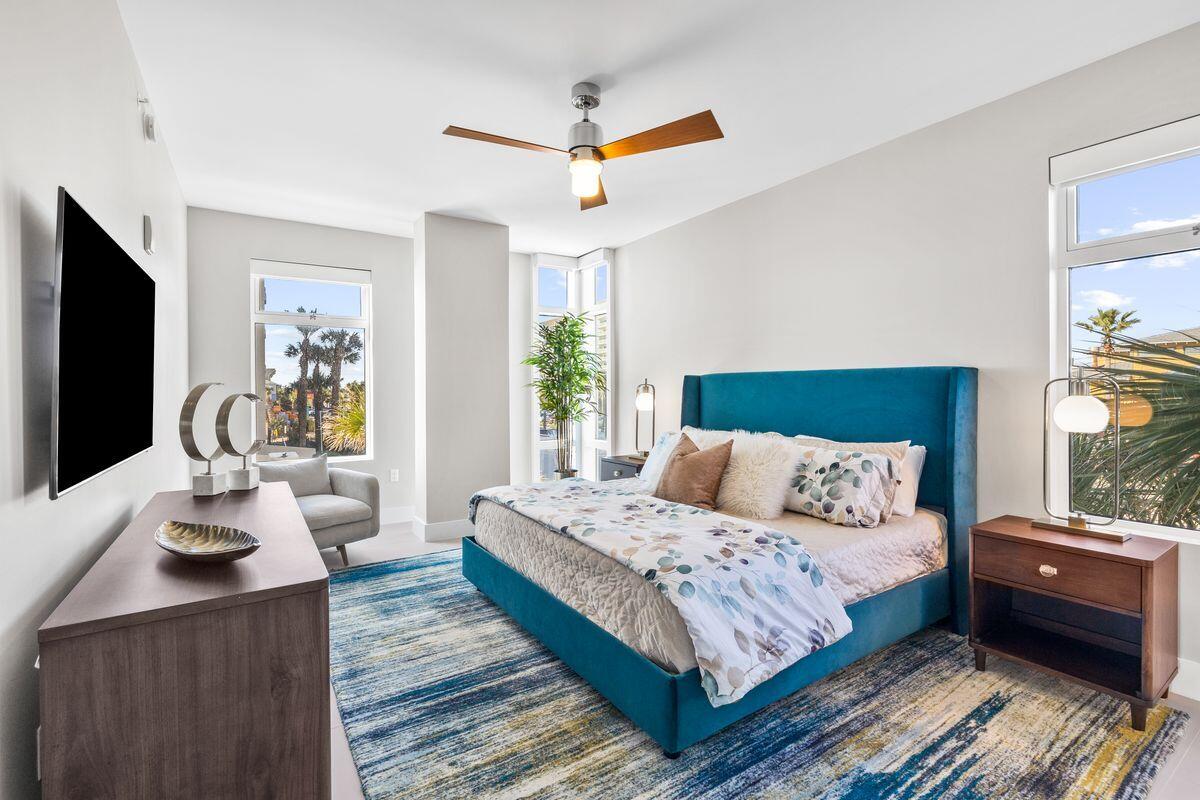 1900 Scenic Highway 98, 302