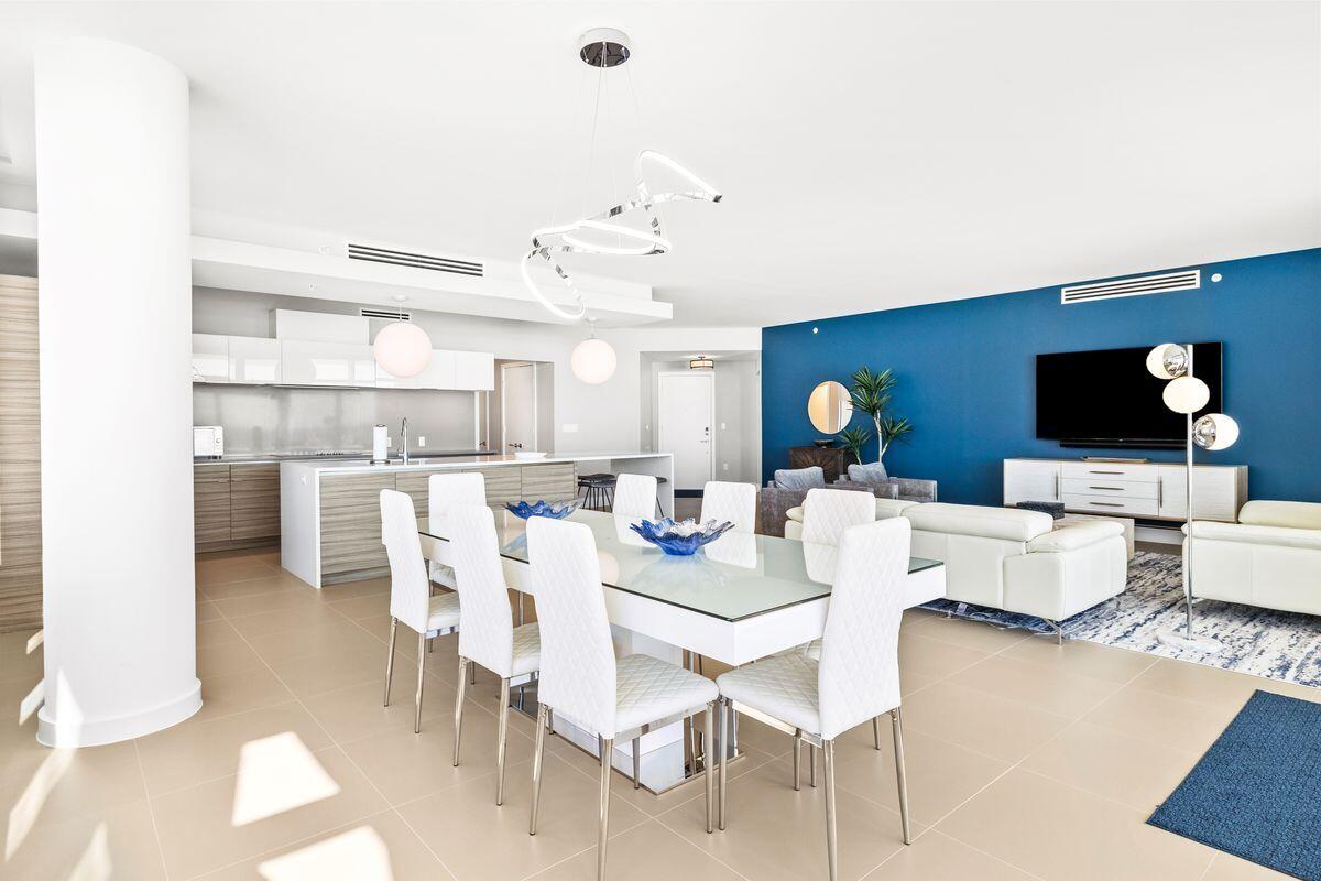 1900 Scenic Highway 98, 302