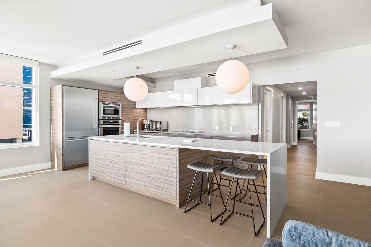 1900 Scenic Highway 98, 302