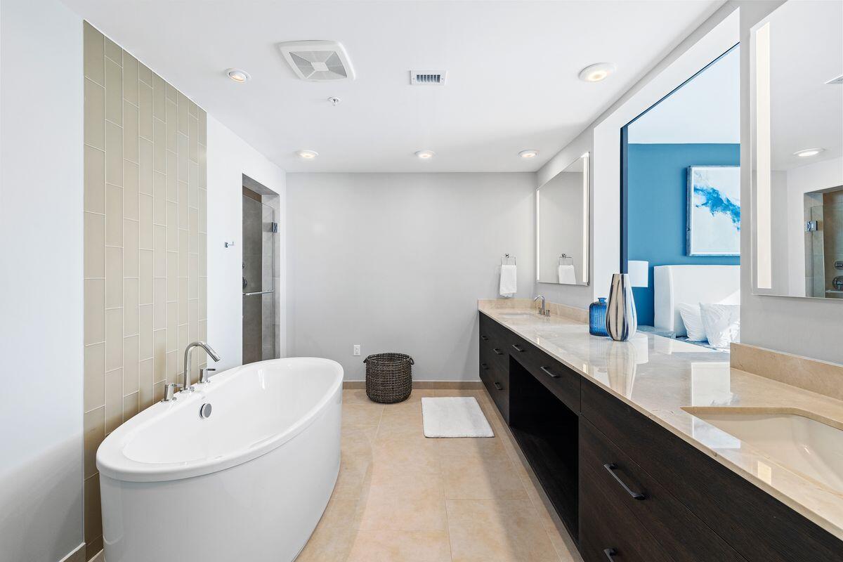 1900 Scenic Highway 98, 302