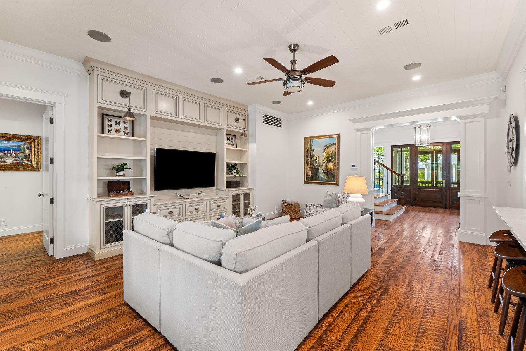 419 E Royal Fern Way