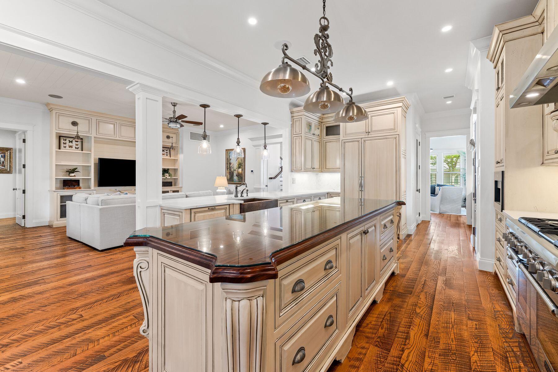 419 E Royal Fern Way