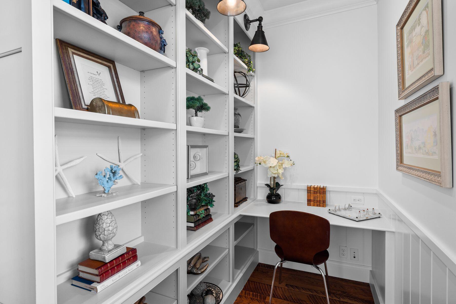 419 E Royal Fern Way