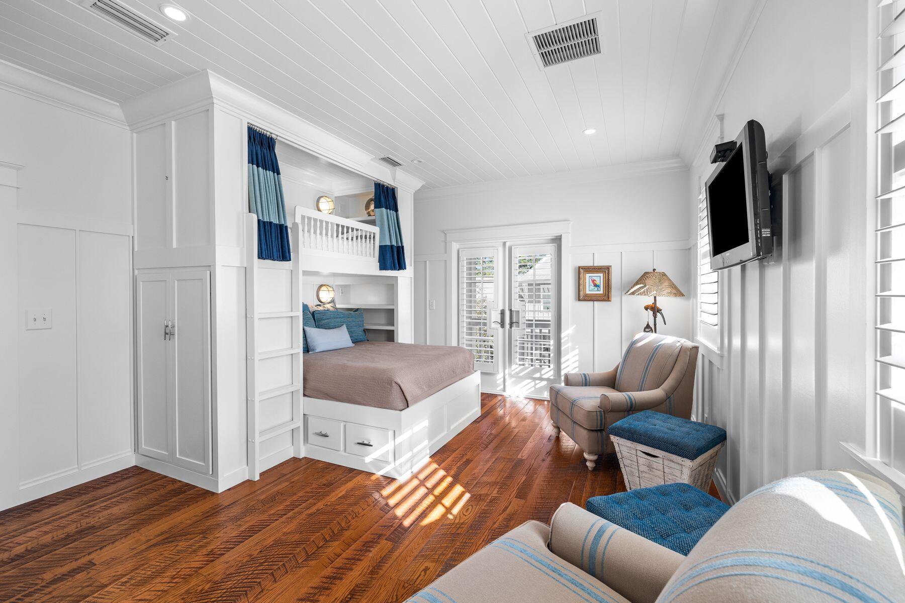 419 E Royal Fern Way