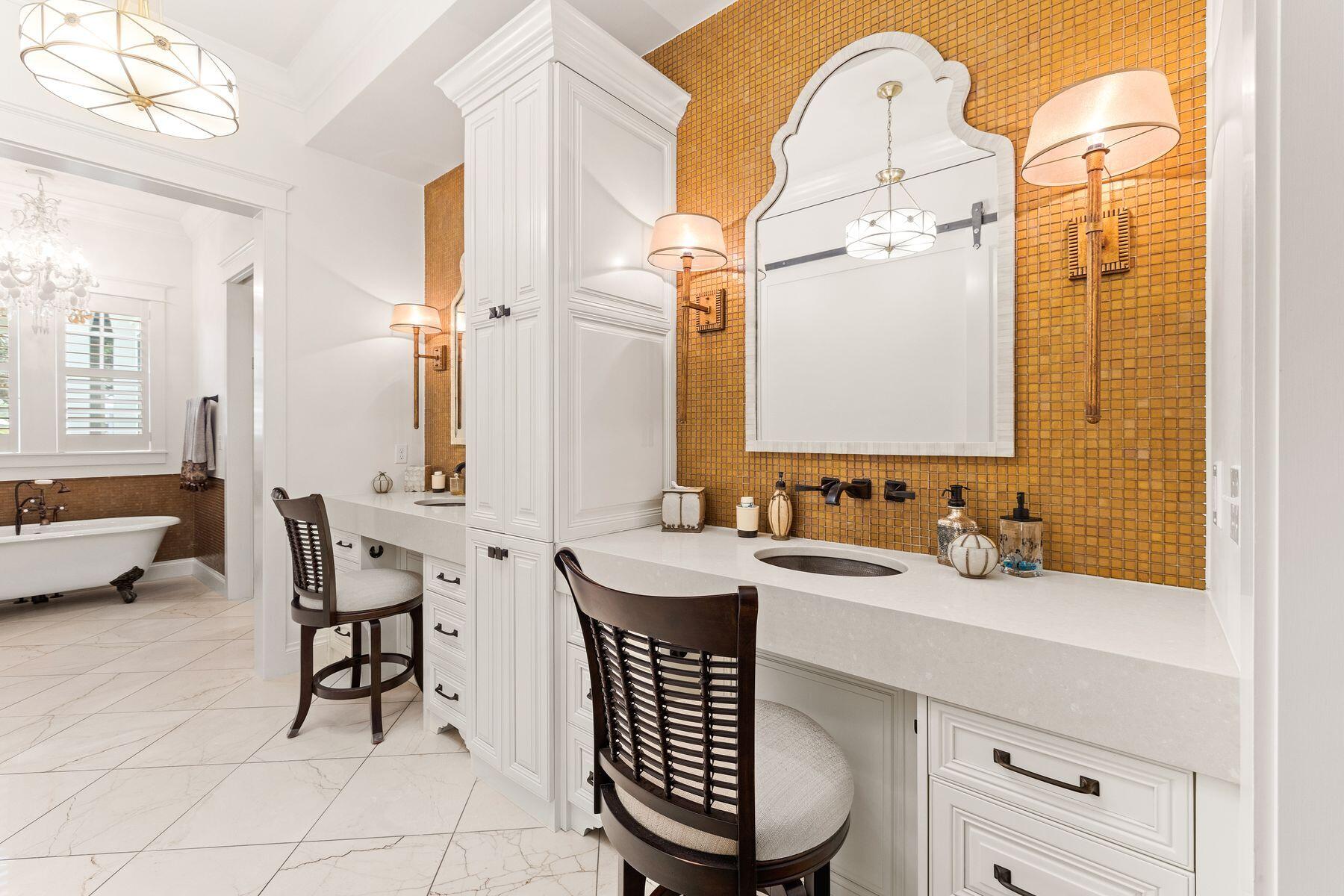 419 E Royal Fern Way