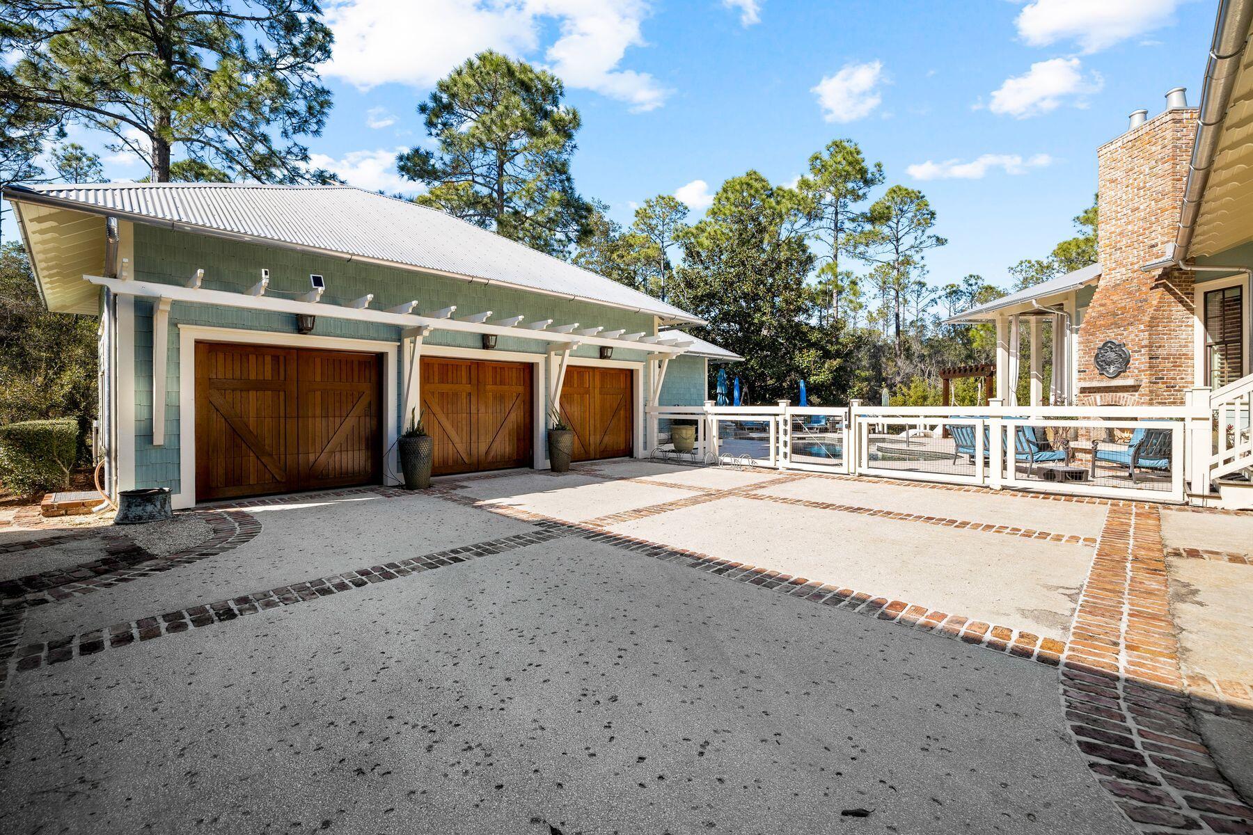 419 E Royal Fern Way