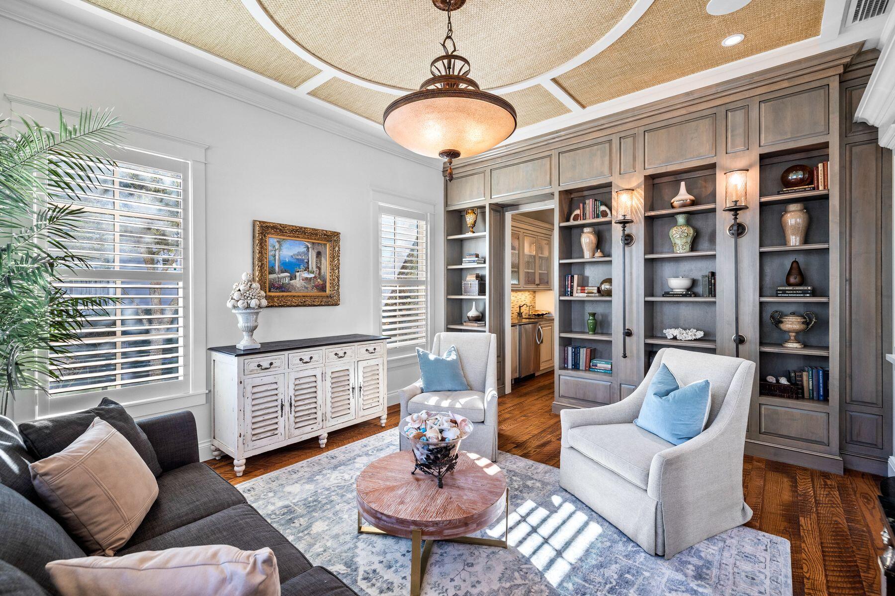 419 E Royal Fern Way