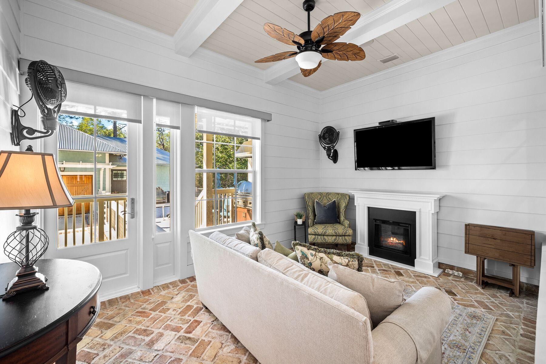 419 E Royal Fern Way