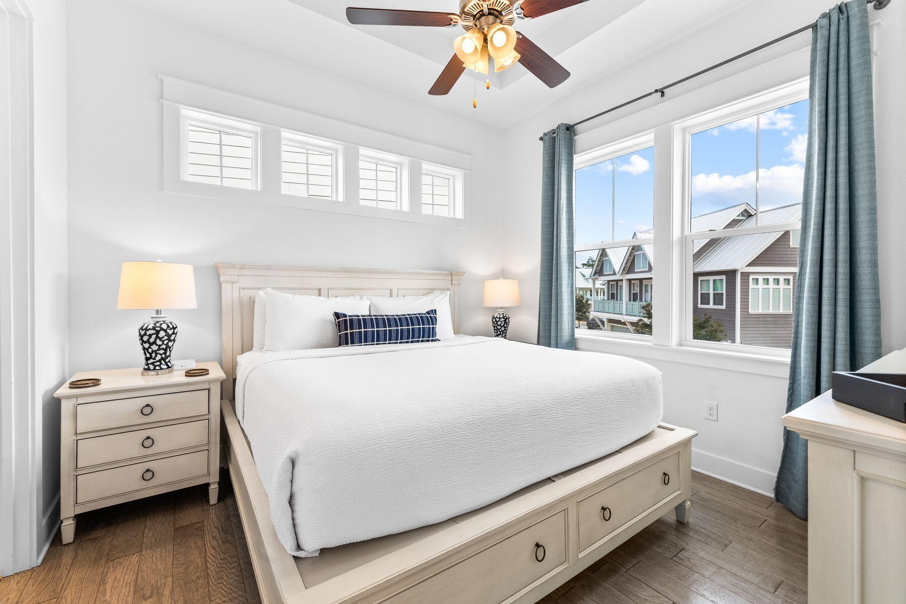 125 W Pine Lands Loop, C