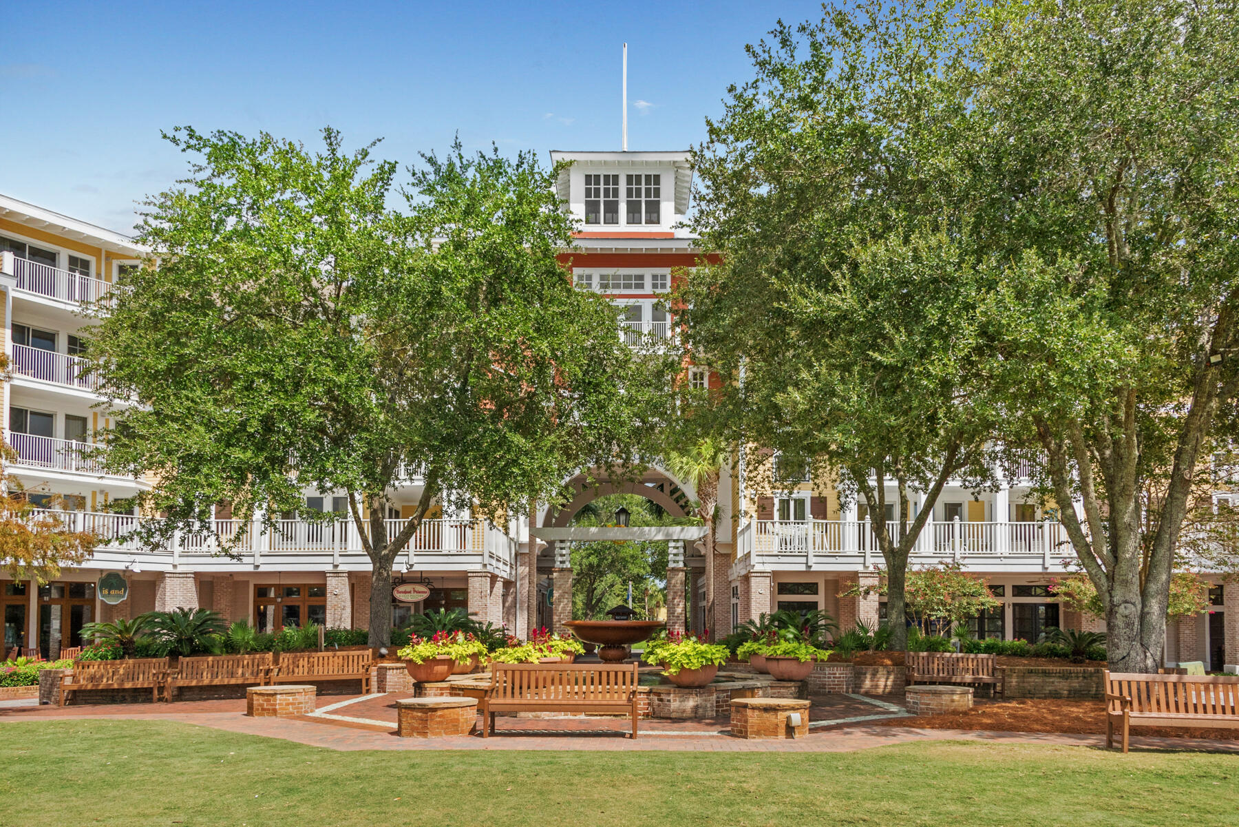 9200 Baytowne Wharf Boulevard, 545/547