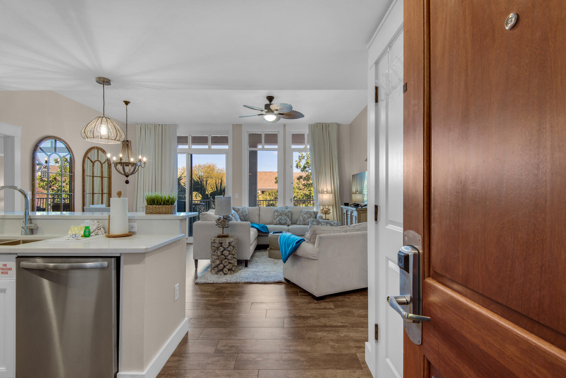 9200 Baytowne Wharf Boulevard, 545/547