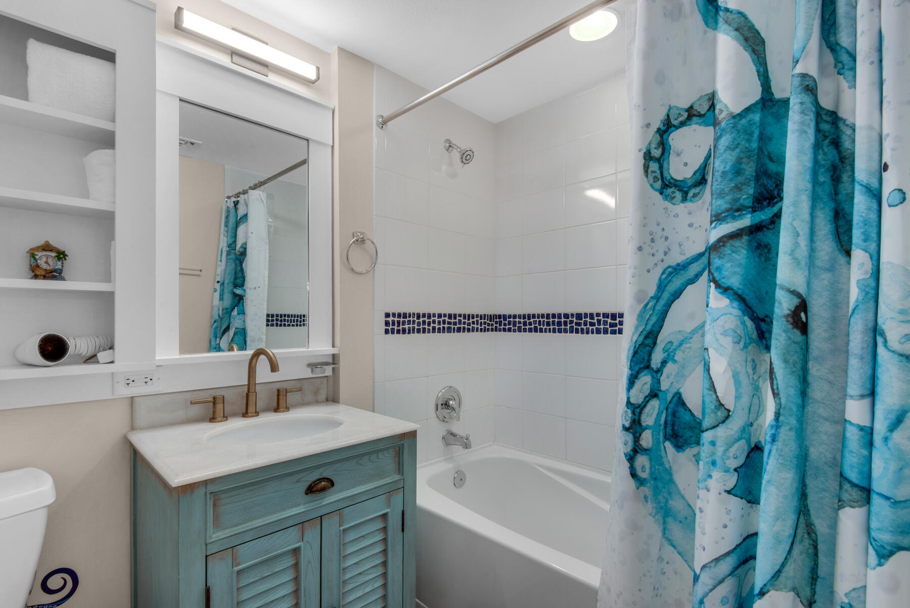 9200 Baytowne Wharf Boulevard, 545/547