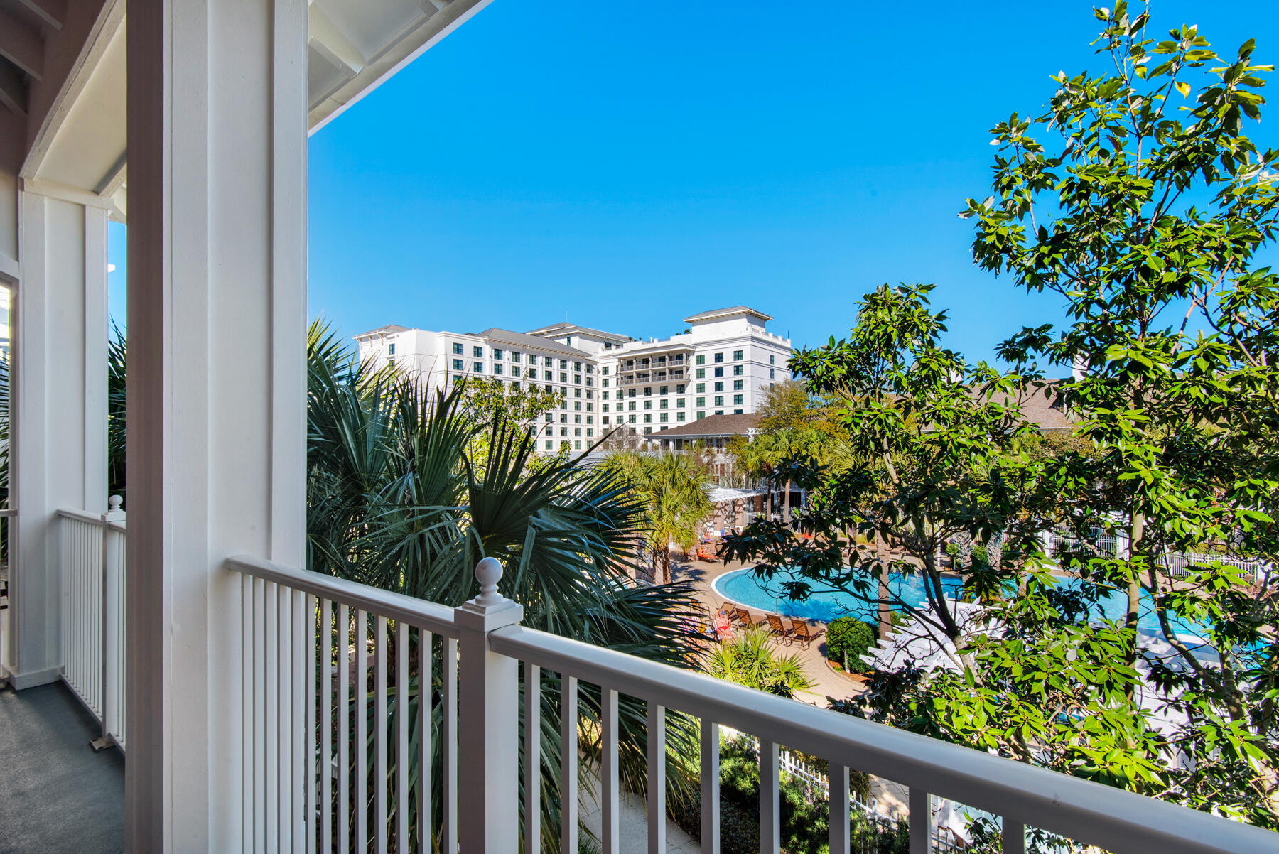 9200 Baytowne Wharf Boulevard, 545/547