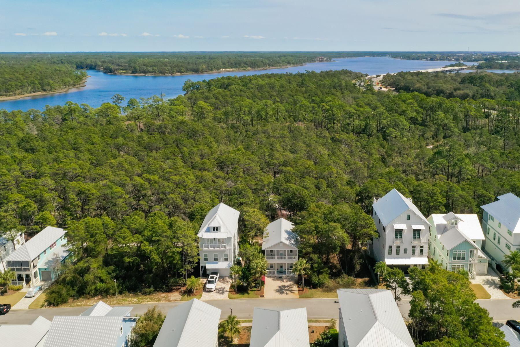 100 Grande Pointe Circle