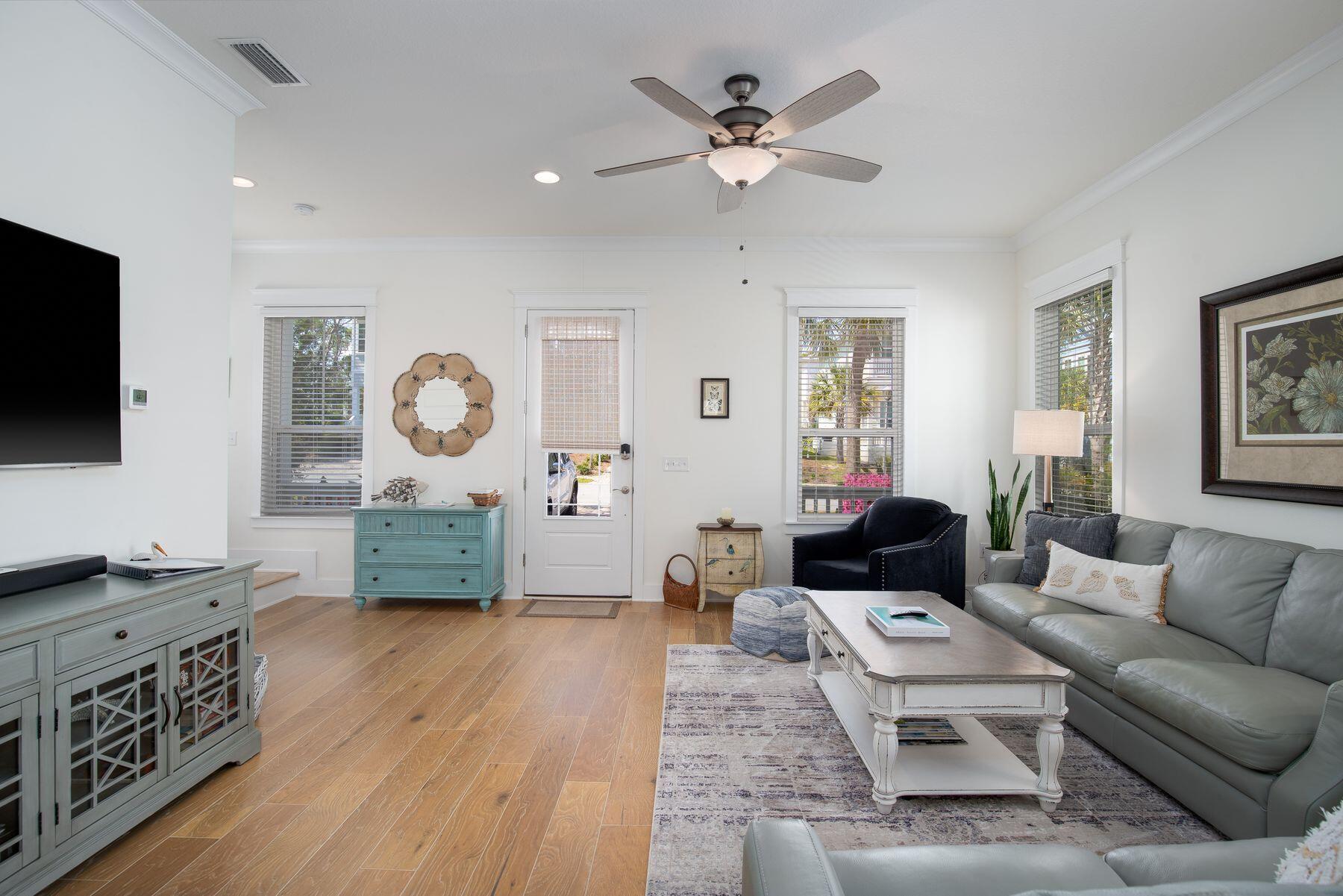 100 Grande Pointe Circle