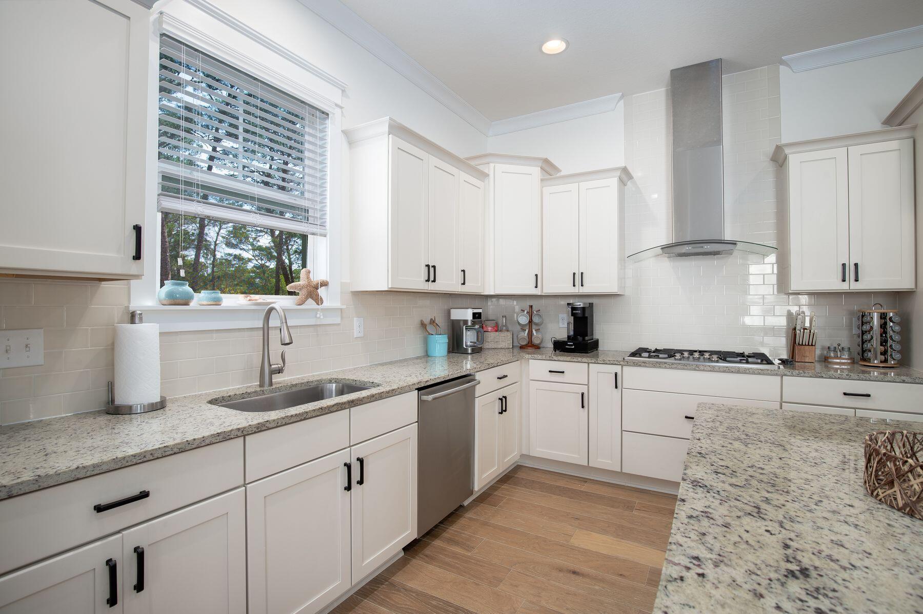 100 Grande Pointe Circle