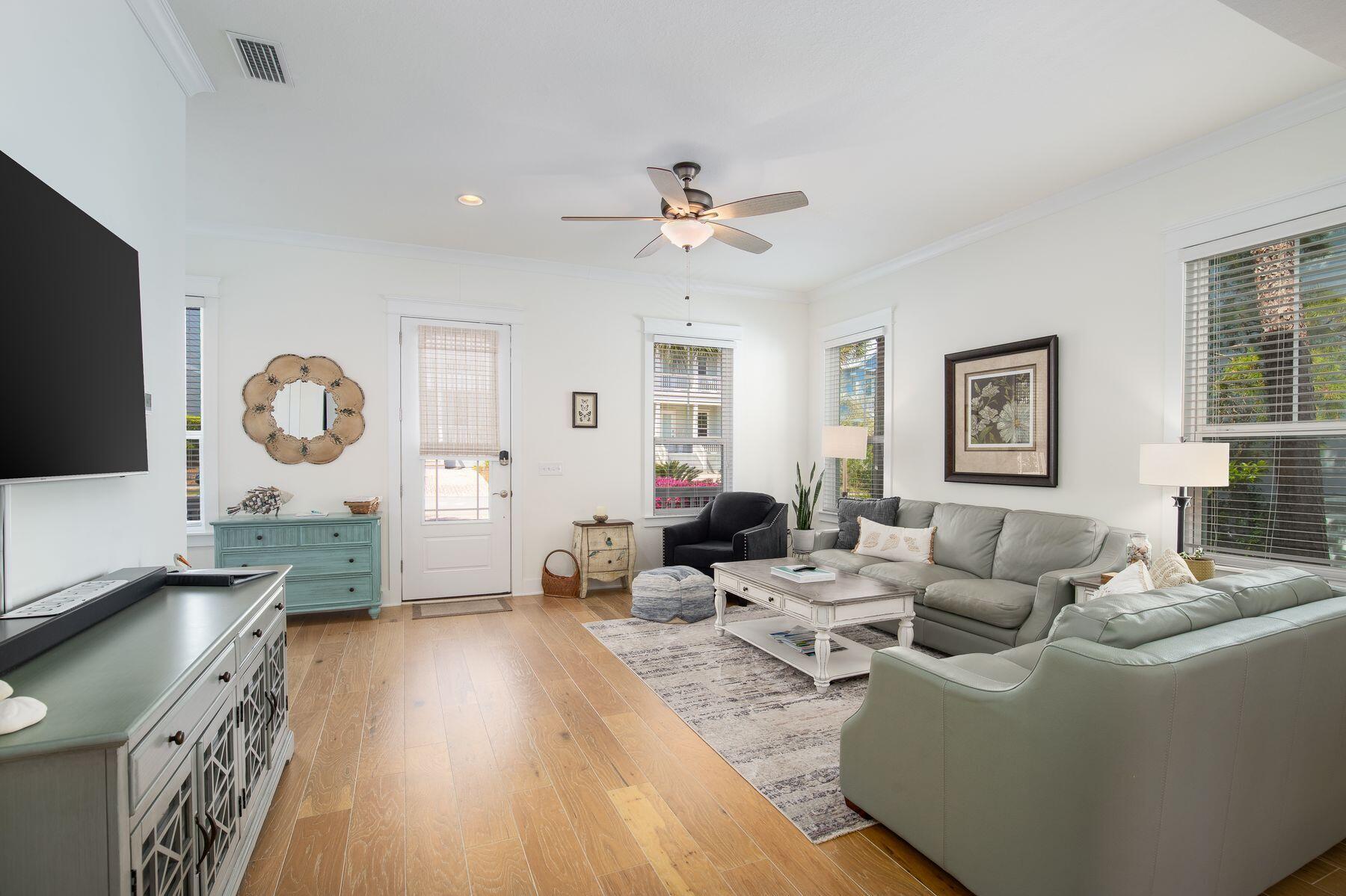 100 Grande Pointe Circle