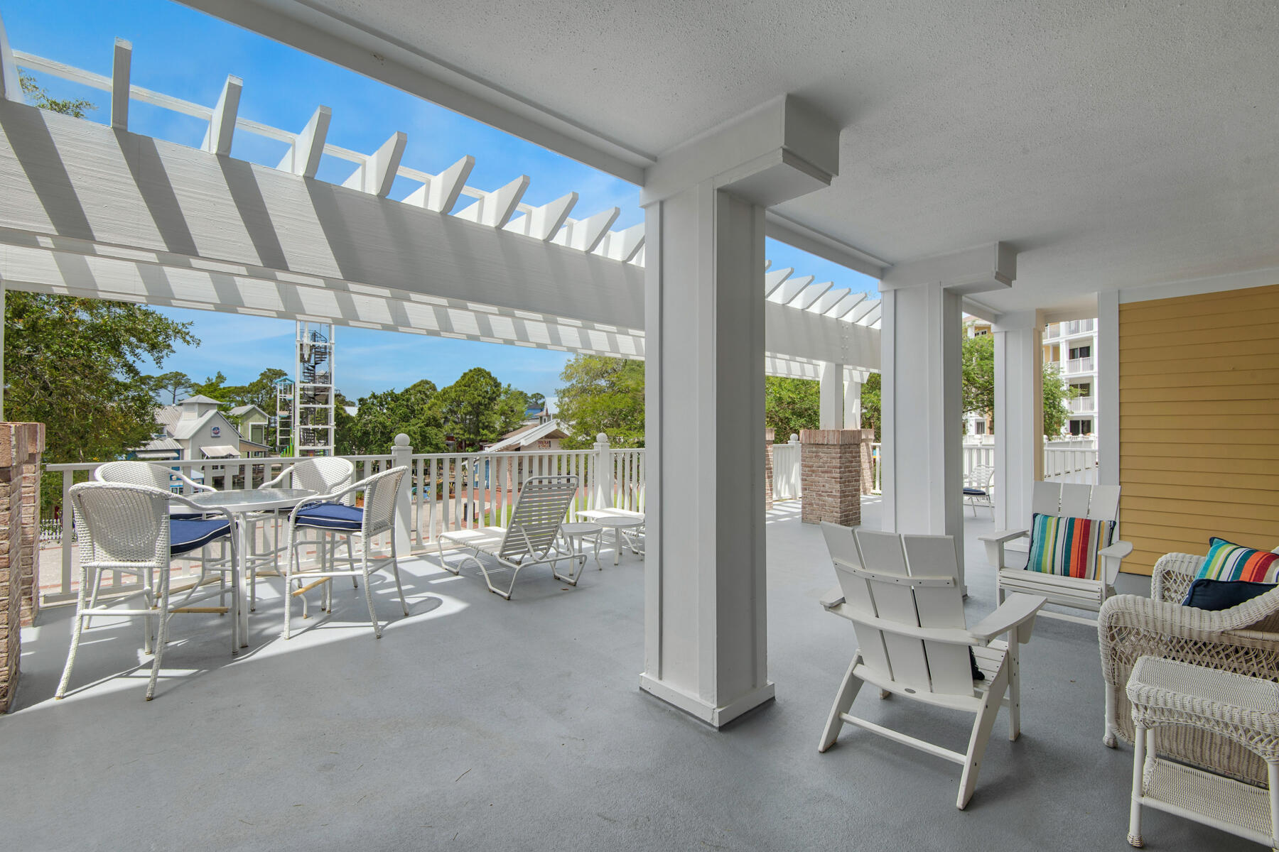 9100 Baytowne Wharf Boulevard, 270/272