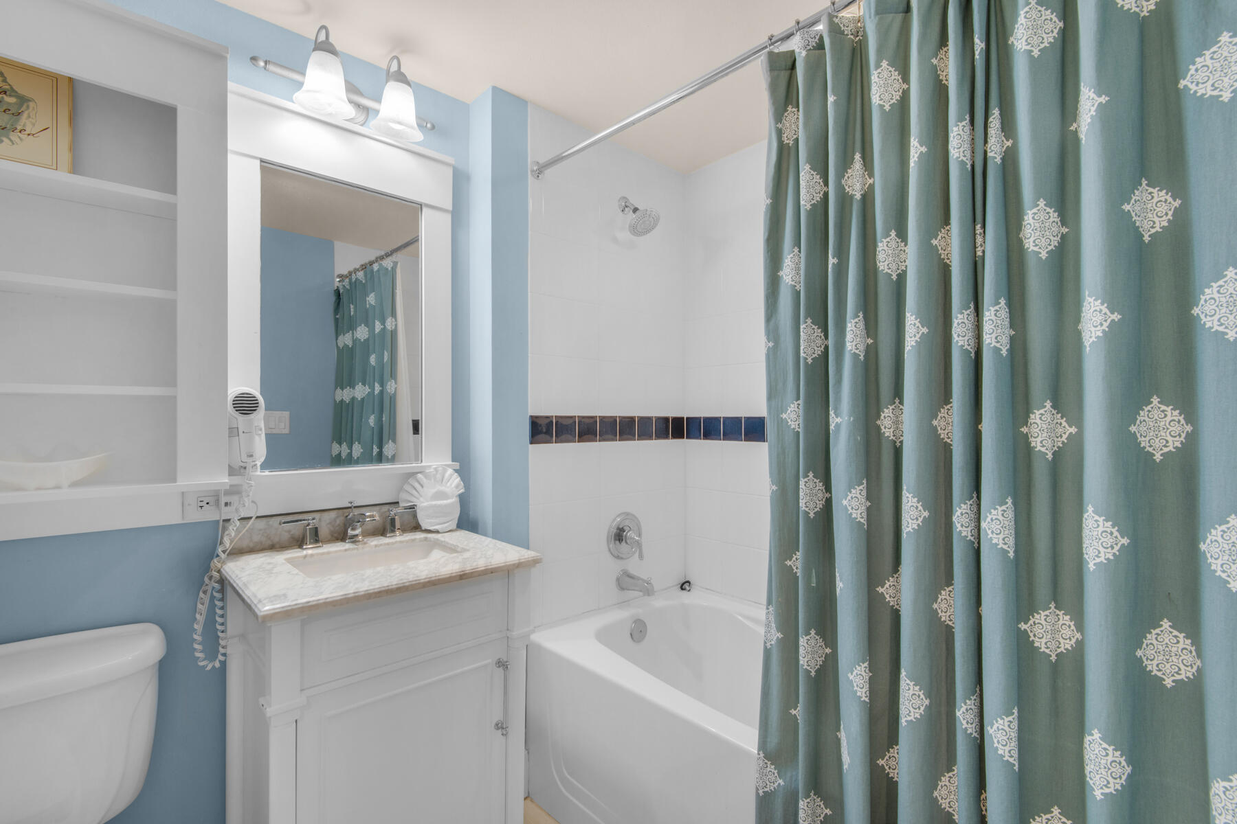 9100 Baytowne Wharf Boulevard, 270/272