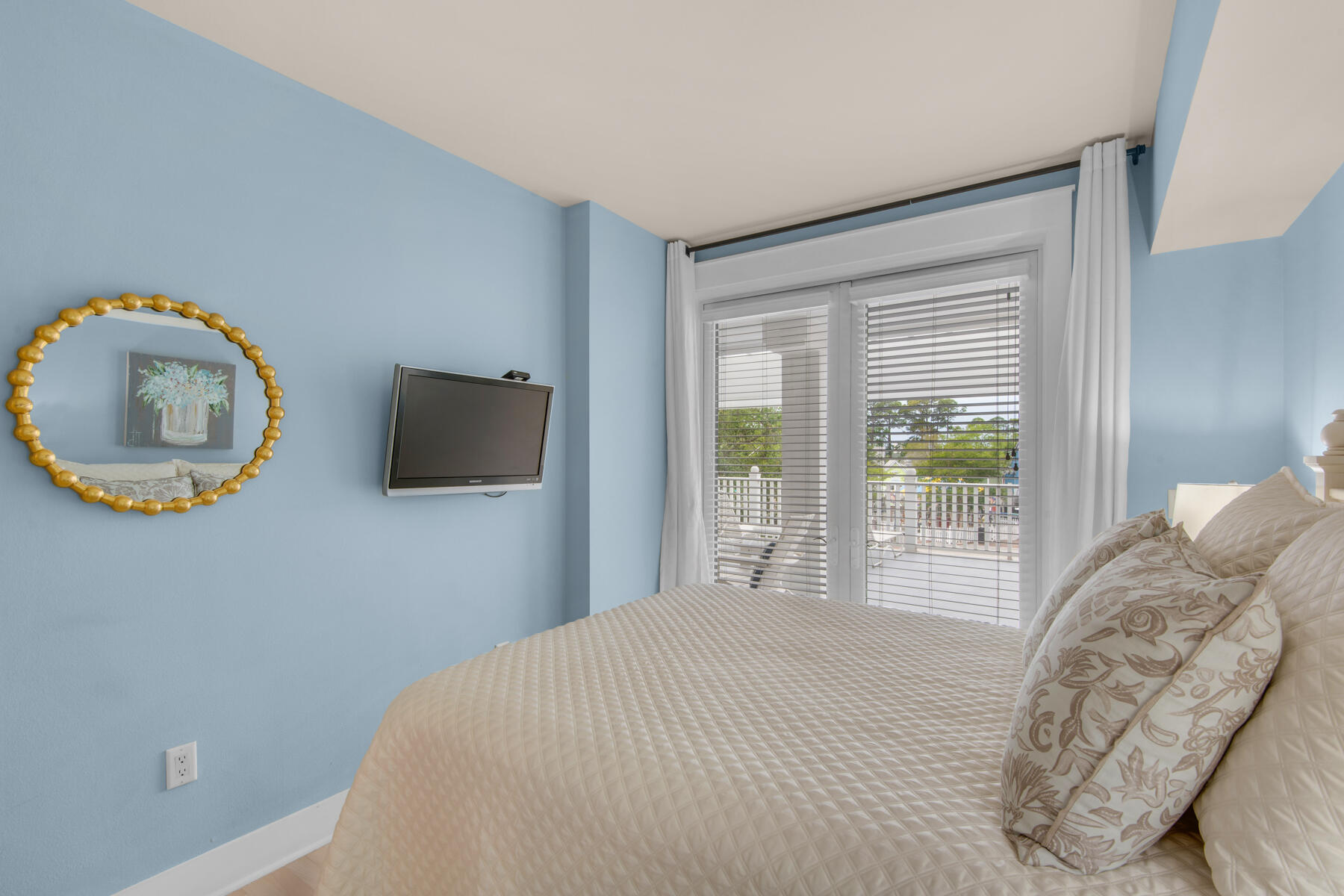 9100 Baytowne Wharf Boulevard, 270/272