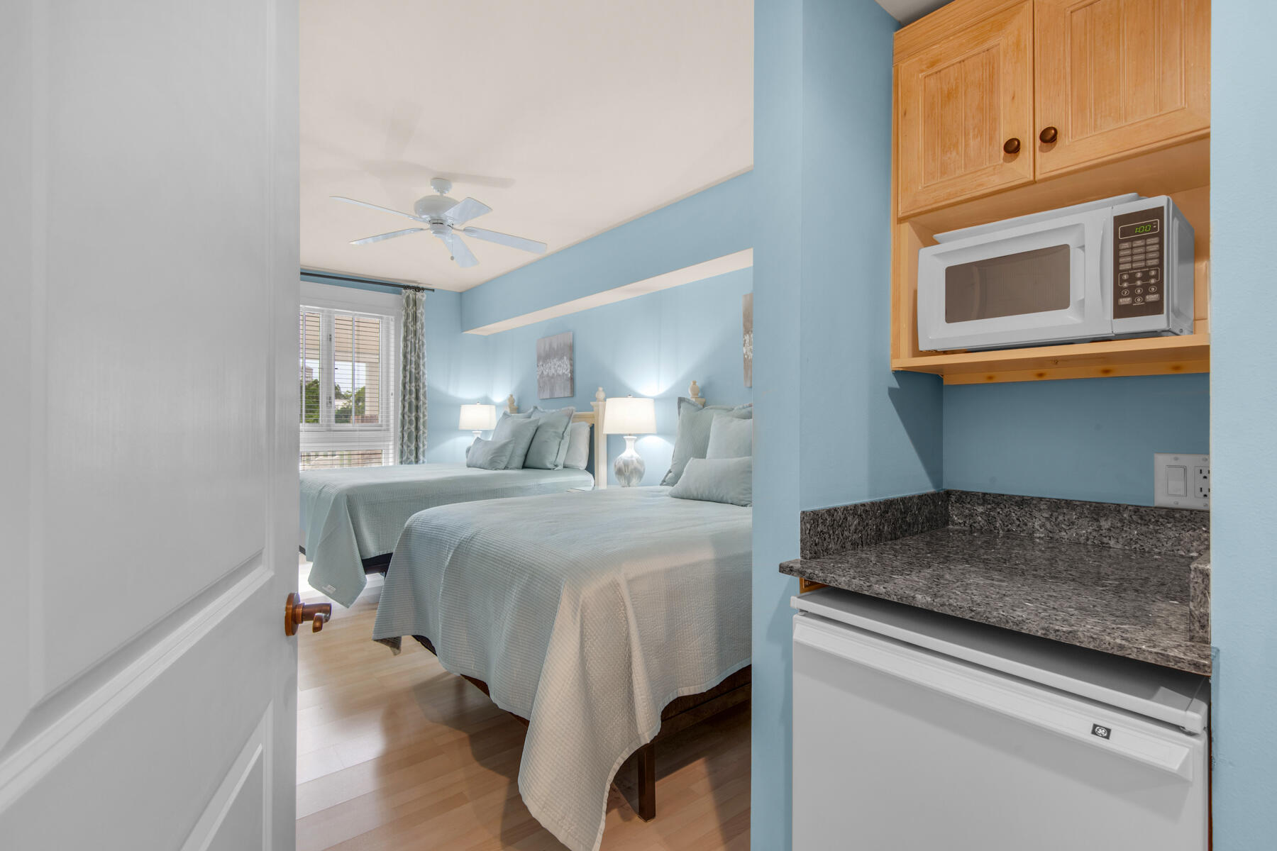 9100 Baytowne Wharf Boulevard, 270/272