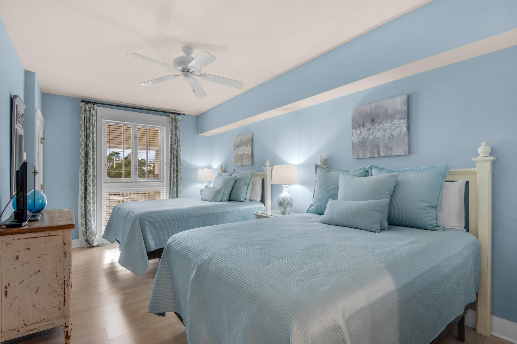 9100 Baytowne Wharf Boulevard, 270/272