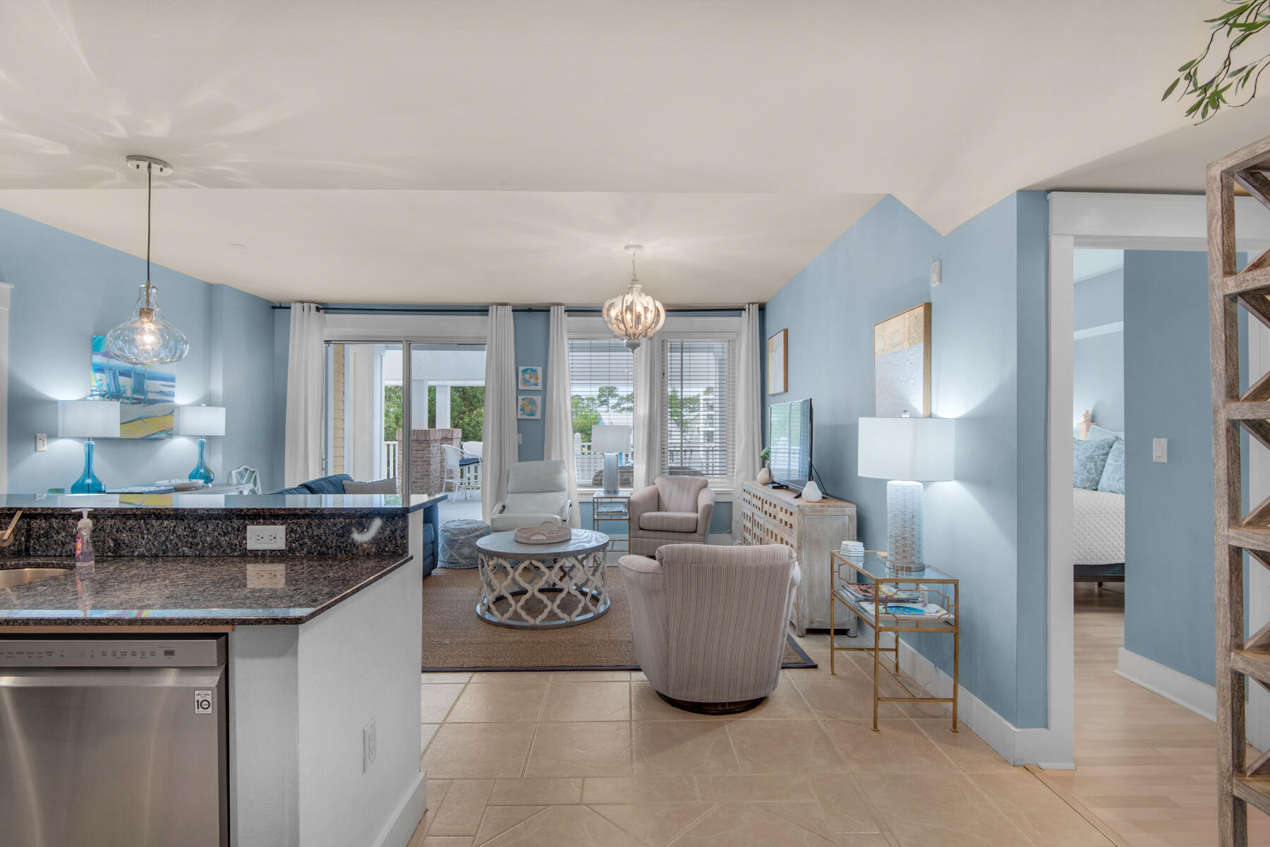 9100 Baytowne Wharf Boulevard, 270/272