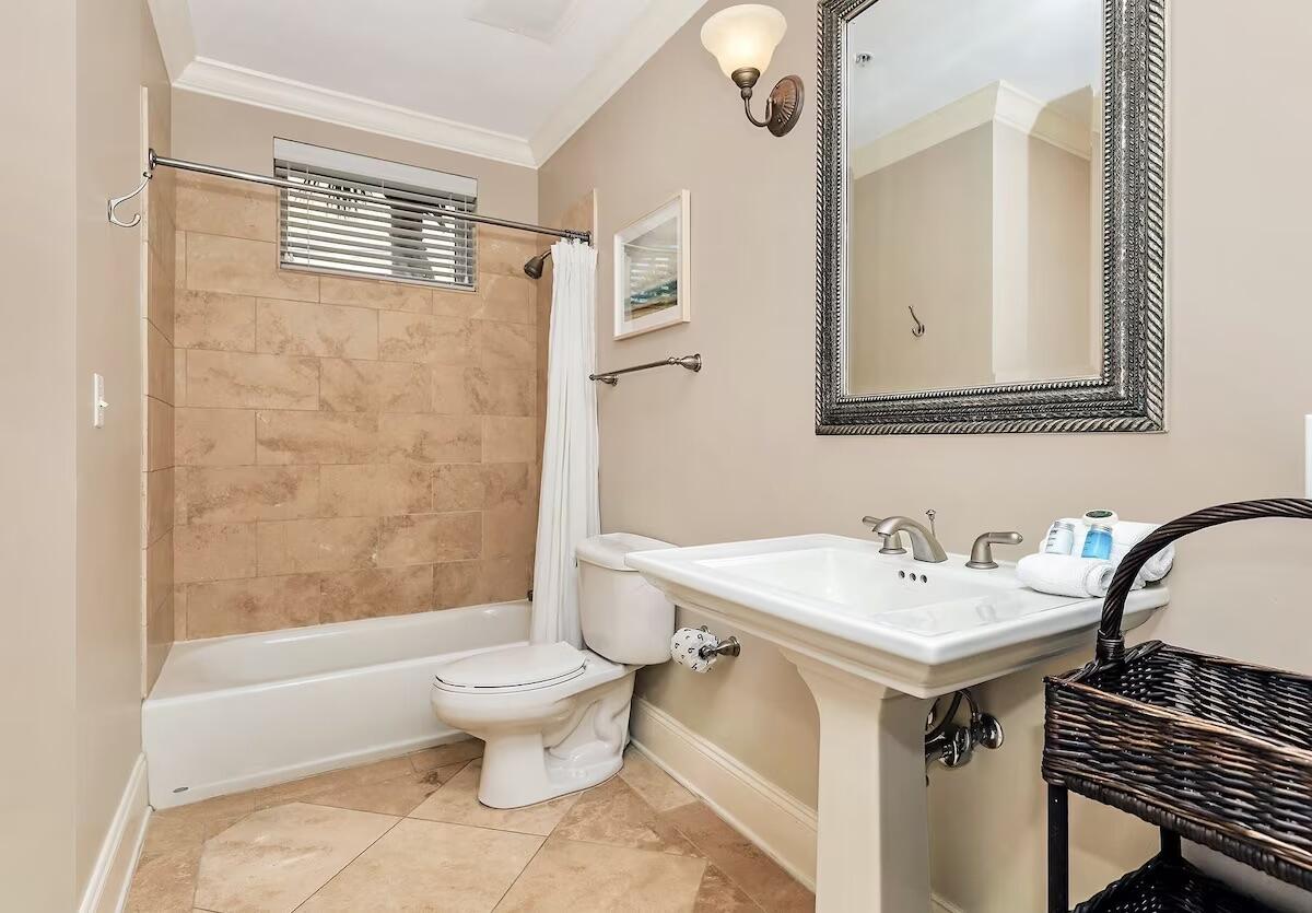 2421 W CO HWY 30A, G101