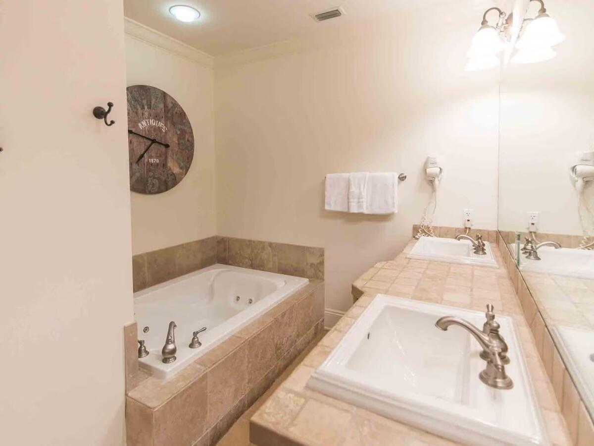 2421 W CO HWY 30A, G101