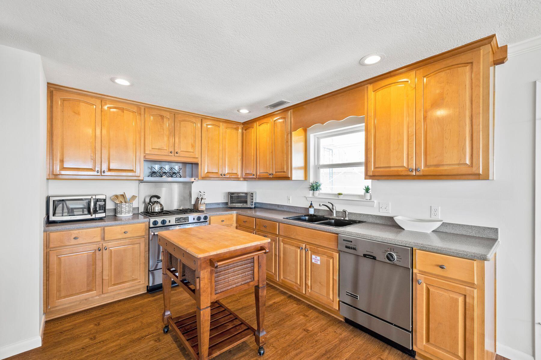 492 W Park Place Avenue