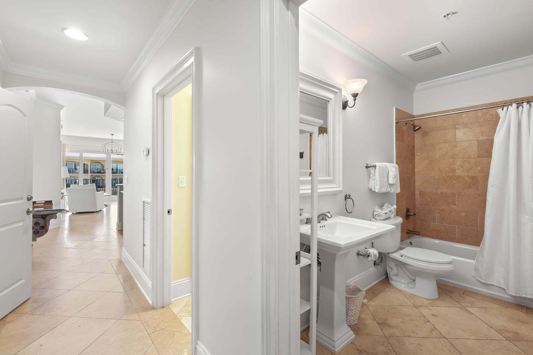 2421 W County Hwy 30A, D304