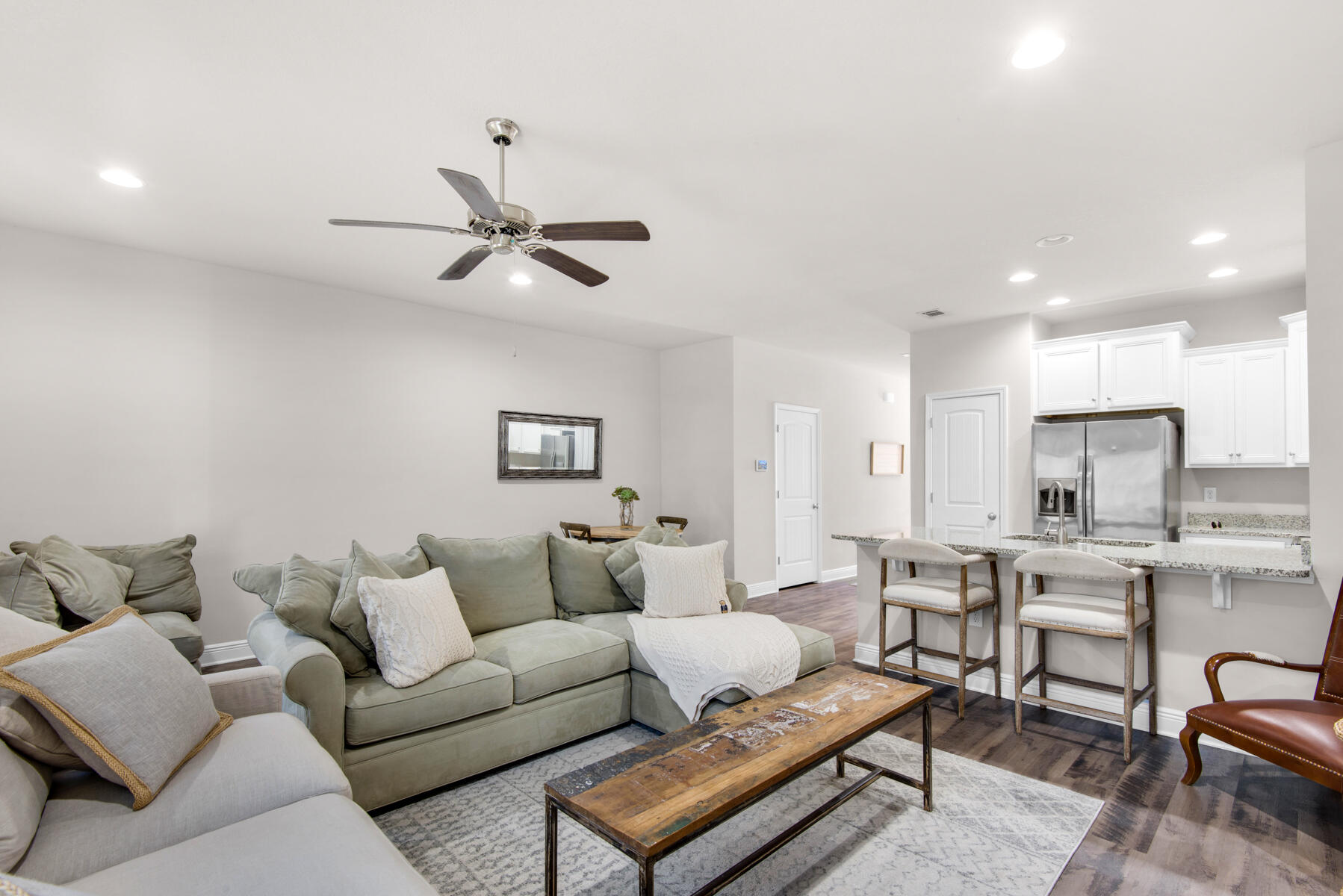 25 Crossing Lane, UNIT B