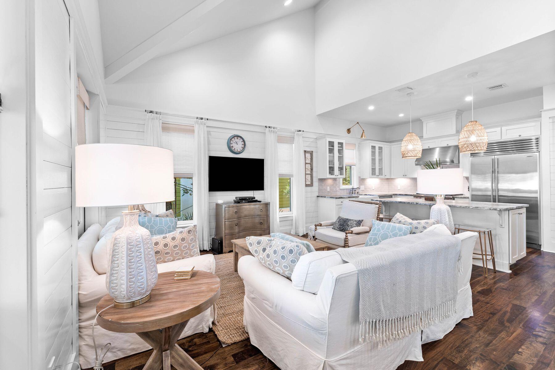 40 Tall Timber Court