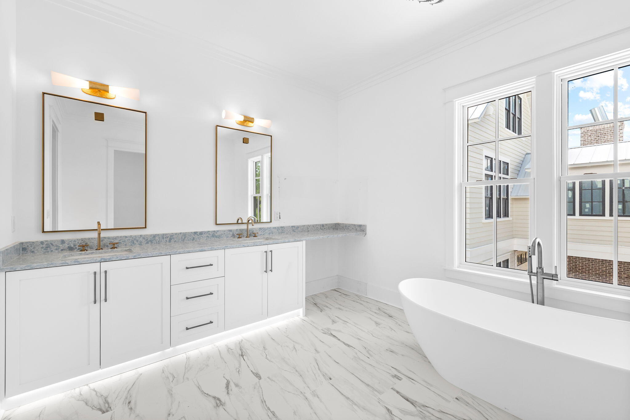 220 Climbing Rose Way